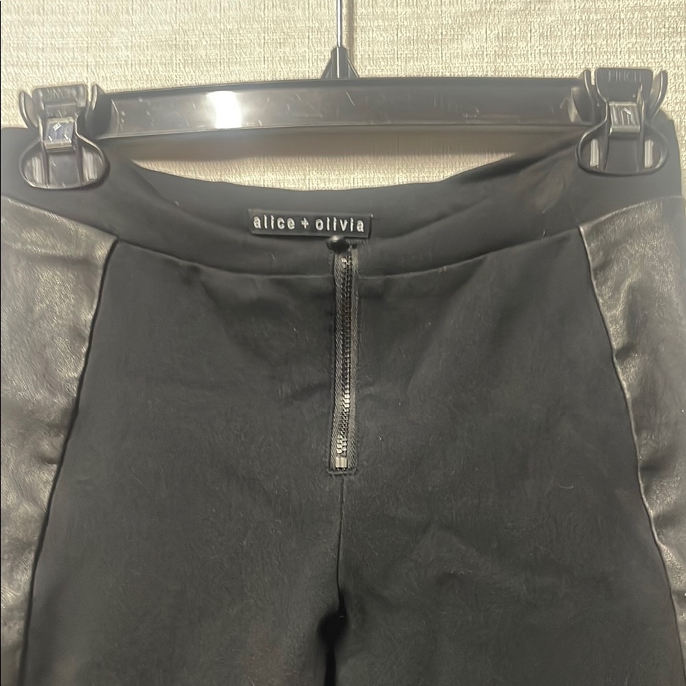 Alice + Olivia Black Jeggings Sleek Minimalist Design